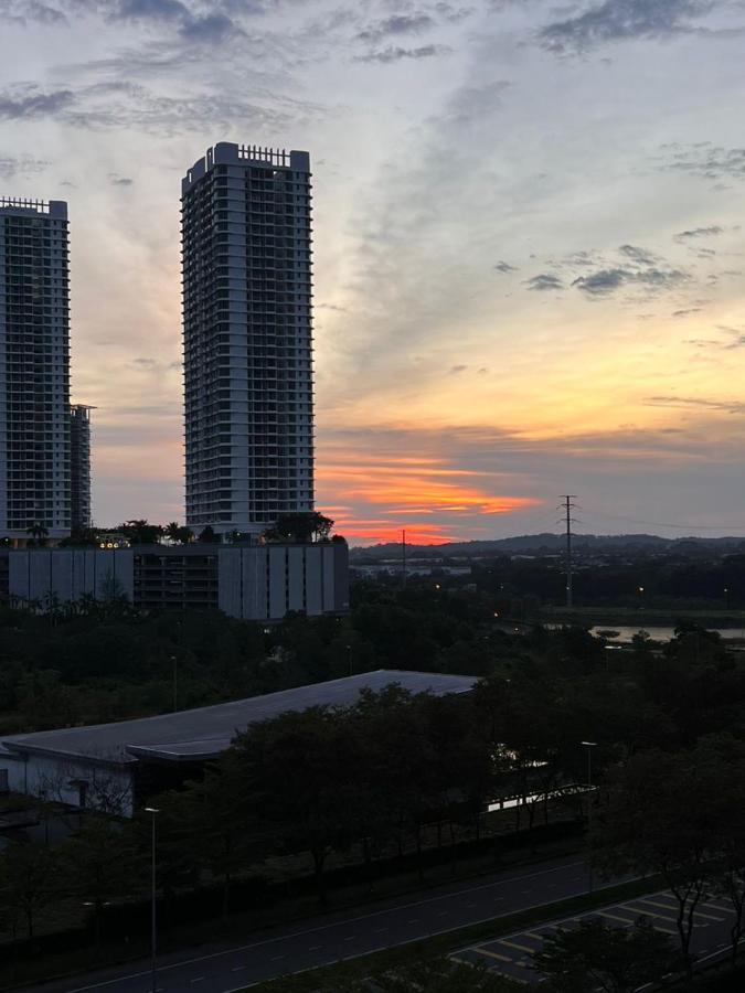 D Bunga مسلم Homestay Pool View Legoland Nusajaya Nusajaya  Zewnętrze zdjęcie